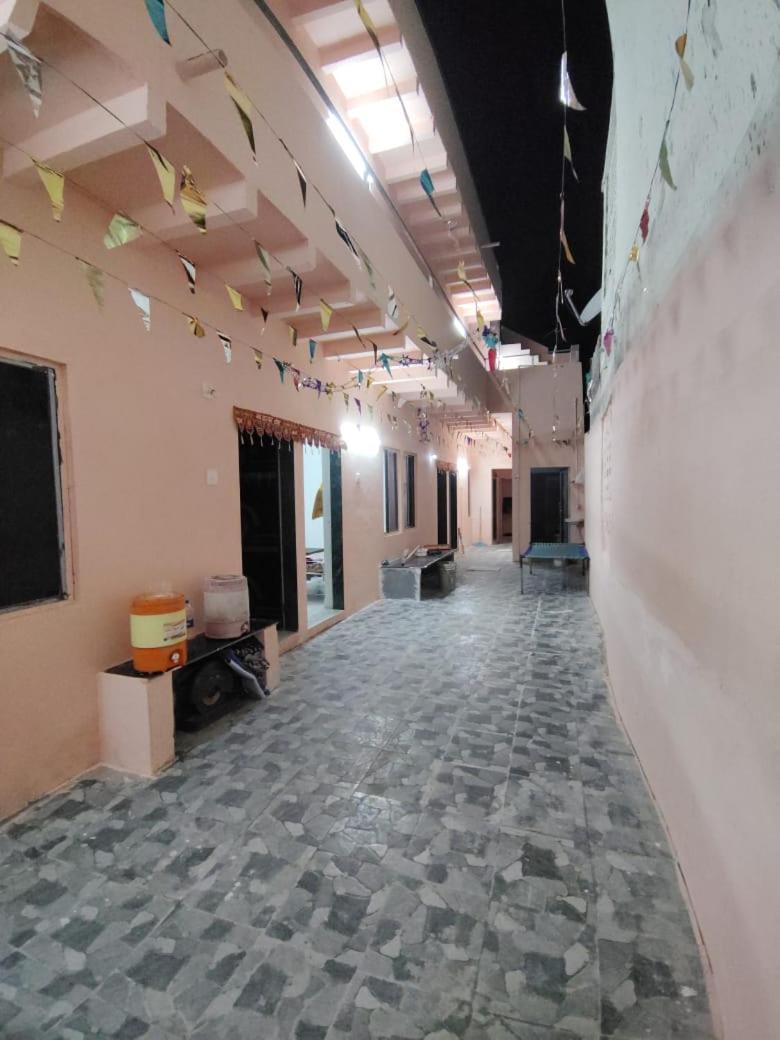 Damodar Bhavan Dwārka Zewnętrze zdjęcie